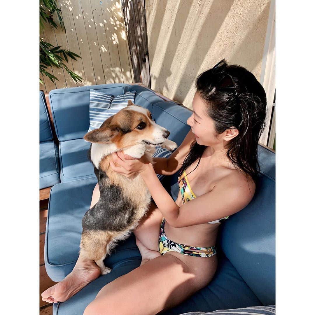 福山智可子のインスタグラム：「It’s been a year since I moved to LA 👏🏼 ロサンゼルスに引っ越してきてちょうど１年経った！ まだまだ知らないことだらけだけど、だんだん好きになってきてる♡ . #happyanniversary #revolve #mymymysunglasses」