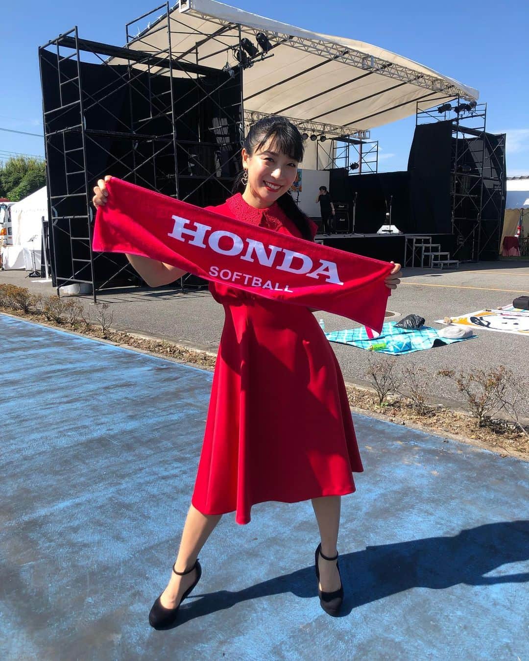 安藤あいかのインスタグラム：「昨日はホンダエンジニアリングの秋イベント、きららんどのMCをしてきたよ！ 移動動物園のヒツジが信じられないくらい愛おしかったよ🐑 お見合いパーティーの行方が気になったままだよ、参加したかったよ！  #ホンダエンジニアリング #きららんど #きらら会 #宇都宮」