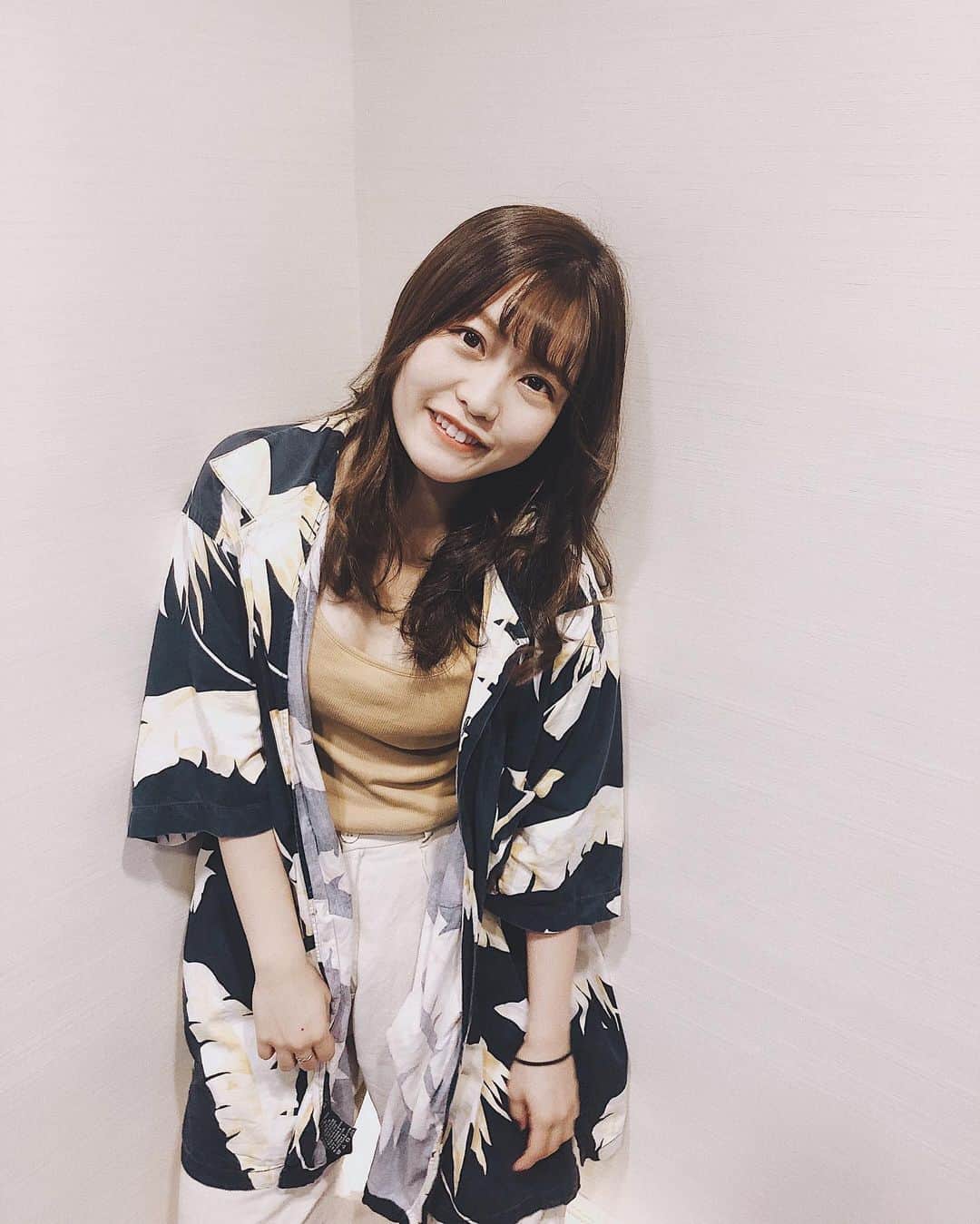 弘松菜摘のインスタグラム：「. . 古着屋さんで買った お気に入りの服なんだけど 龍が如くみたいだねって 言われることが多い🤣🤣 . . #チンピラ？ってこと？？ #龍が如く は実況でみる #牛沢 さんの龍が如くが好き #古着 #古着女子」