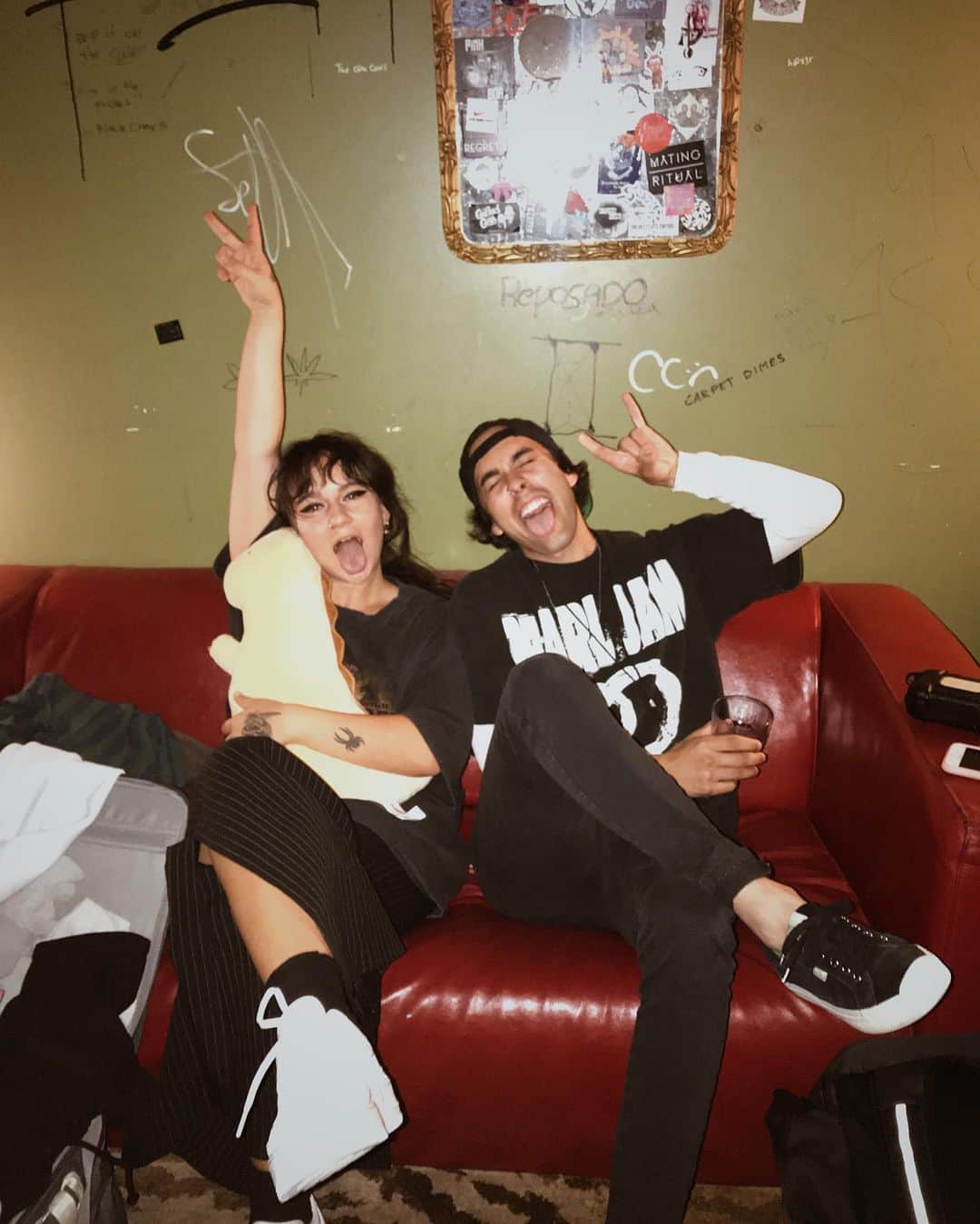 ヴィック・フエンテスのインスタグラム：「Just a couple @lilmallrat ‘s 🐭🖤」
