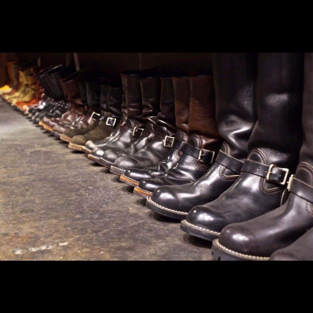 のインスタグラム：「. 【Maintenance Day/Wesco Boots】 本日、WESCO大阪ショールームではブーツメンテナンスのワークショップを実施します。 お客様が日々履き込まれたウエスコブーツをスタッフが革の状態を確認しながら、お客様と一緒にケアを行います。表革、裏革、仕様を問わずそれぞれのブーツに合ったメンテナンス方法をお伝えしていますので、お気軽にご来店ください。 . 【Information】 ☞日本限定カラーのパープルレザーは随時受注を受け付けています。これからパープルレザーを用いて製作される場合、カスタムブーツの仕上がりは翌年2020年5月頃の仕上がりを予定しています。 ※セカンドロットでの製作締め切りは10月31日まで！ ☞Black×Burlap Jobmaster販売中！ サイズ【75E,85E,10E】 ☞WESCO 100th Anniversary Model -Horsehide Jobmaster- “38LTT&38RT” メーカーストックあり！ サイズ【85E,9E,95D】 ☞“Horsehide Morrison” 2019 Japan Limited Modelメーカーストックあり！ サイズ【7D,8E,85E,9D&E】 ☞サリバングローブ秋冬商品入荷しました！ ☞DIAMOND LOGO HOODIE再入荷！ ☞WESCO JAPANショールームでは、DEHENやSHIPJOHNなどの秋物の新作も入荷しています！ #wesco #wescoboots #maintenance #oilcare #cleaning #since1918 #100YEARS #oregon #portland #scappoose #madeinUSA #wescojapan #wescoebisu #wescosetagaya #wescokanazawa」