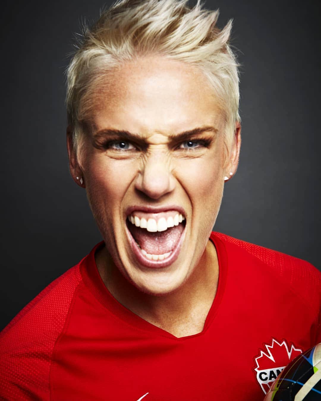 ソフィー・シュミットのインスタグラム：「It starts here. Game day feels. Still disappointed with how this summer ended at the World Cup. It's time to move on now tho. Today we play Japan and it's our first game back as we embark on our Olympic dream. Tokyo 2020. 👣 🇨🇦 Canada vs Japan 🇯🇵 💻 canadasoccer.com ⏰ 14.30 local ... 22.30 PT Oct.5 🏟️ Shizuoka, Japan #CanWNT . . 📸 Thank you @palombophotography for this great shot.」