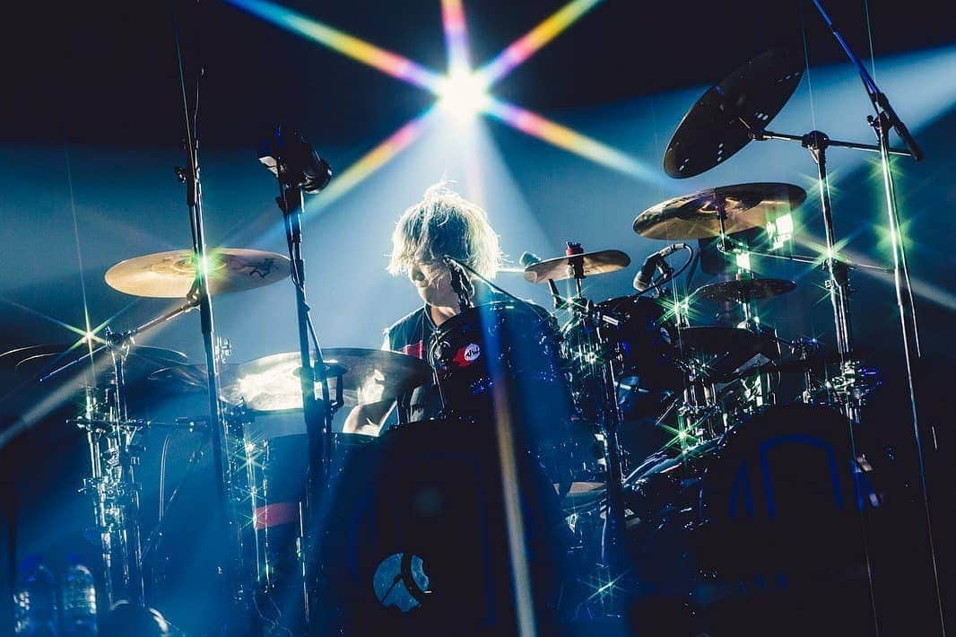 ONE OK ROCK WORLDさんのインスタグラム写真 - (ONE OK ROCK WORLDInstagram)「■EYE OF THE STORM JAPAN TOUR 2019-2020  宮城, 宮城セキスイハイムスーパーアリーナ(1日目) _ @10969taka 仙台day 1！！！ ありがとう！お前ら愛してるぞー！^_^ 明日もよろしくね！ @oneokrockofficial _ @toru_10969 仙台激アツ！！1日目ありがとー！キッズも可愛かったなー。📸 @vizkage _ @tomo_10969 仙台1日目🔥 みんなのあたたかさに包まれた夜でした。 楽しかったね☺️ ありがとう✨🕊 @vizkage 📸  #メガネ君は全部好き説 _ @ryota_0809 仙台最高すぎる！ 明日も楽しみやな〜！😎😎😎 来てくれたみんなありがとう！！！ Photo by @vizkage _ @10969taka Sendai day 1! ! ! Thank you!  I love you! ^ _ ^ See you tomorrow! @oneokrockofficial _ @toru_10969 Sendai so exciting! !  Thank you for the first day!  These kids were cute. 📸 @vizkage _ @tomo_10969 Sendai Day 1 It was a night surrounded by the everyone's warmth. It was fun ☺️ Thank you ✨🕊 @vizkage 📸 #メガネ君は全部好き説 _ @ryota_0809 Sendai was too great! Looking forward to seeing you  tomorrow! 😎😎😎 Thanks for coming everybody! ! !  Photo by @vizkage _ #oneokrockofficial #10969taka #toru_10969 #tomo_10969 #ryota_0809 #fueledbyramen #eyeofthestorm #eyeofthestormjapantour20192020」10月6日 10時42分 - oneokrockworld