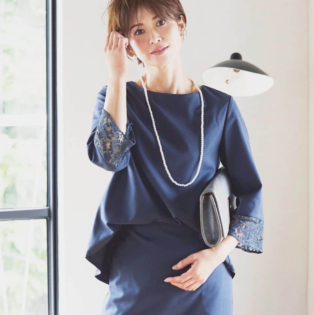 畑野ひろ子のインスタグラム：「@c.r.e.a.m_dress の新作スーツ撮影。  様々なシーンで活躍できるスーツがいっぱいありました！」