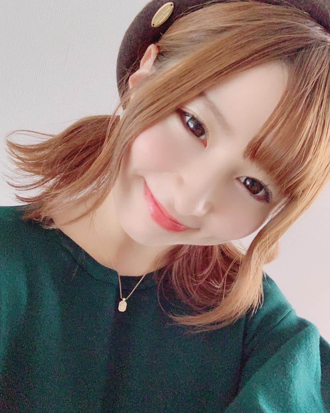 成瀬心美さんのインスタグラム写真 - (成瀬心美Instagram)「😗 . . あぷぷぷぷーーーー。 . . 秋は ブラウンとか 深緑とか 渋い系の色を着るのが だいすきです！ . . #autumn #happy #green #smile #instagood #instafashion #instagram #followme」10月6日 11時00分 - coco3ndazo