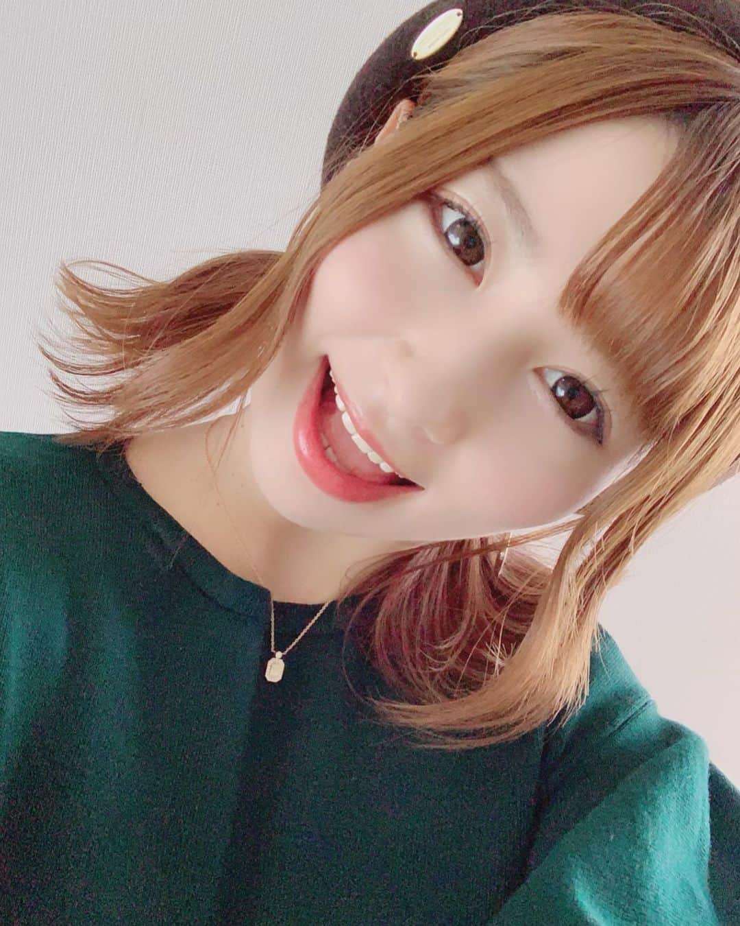 成瀬心美さんのインスタグラム写真 - (成瀬心美Instagram)「😗 . . あぷぷぷぷーーーー。 . . 秋は ブラウンとか 深緑とか 渋い系の色を着るのが だいすきです！ . . #autumn #happy #green #smile #instagood #instafashion #instagram #followme」10月6日 11時00分 - coco3ndazo