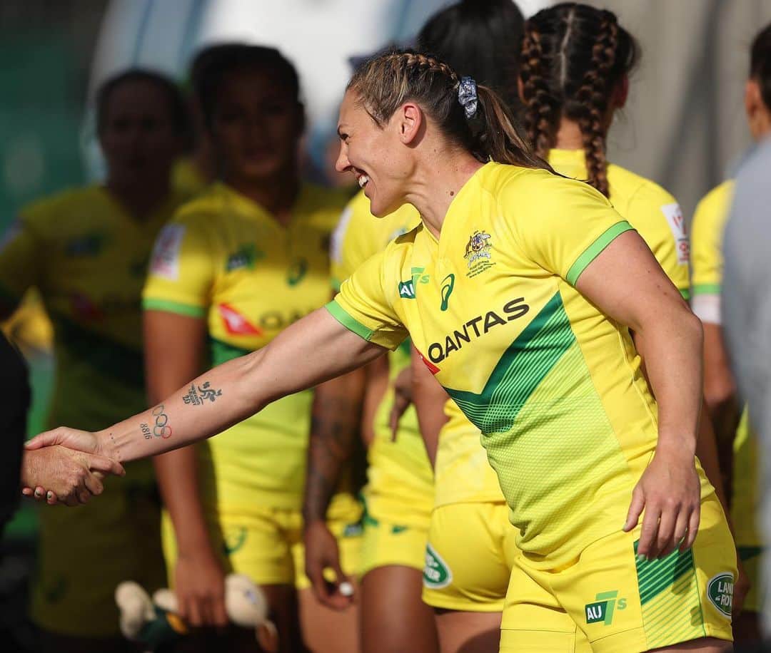 ワールドラグビーさんのインスタグラム写真 - (ワールドラグビーInstagram)「R E S P E C T 🤝  @aussie7s  #USAW7s #WomenInRugby」10月6日 11時08分 - worldrugby