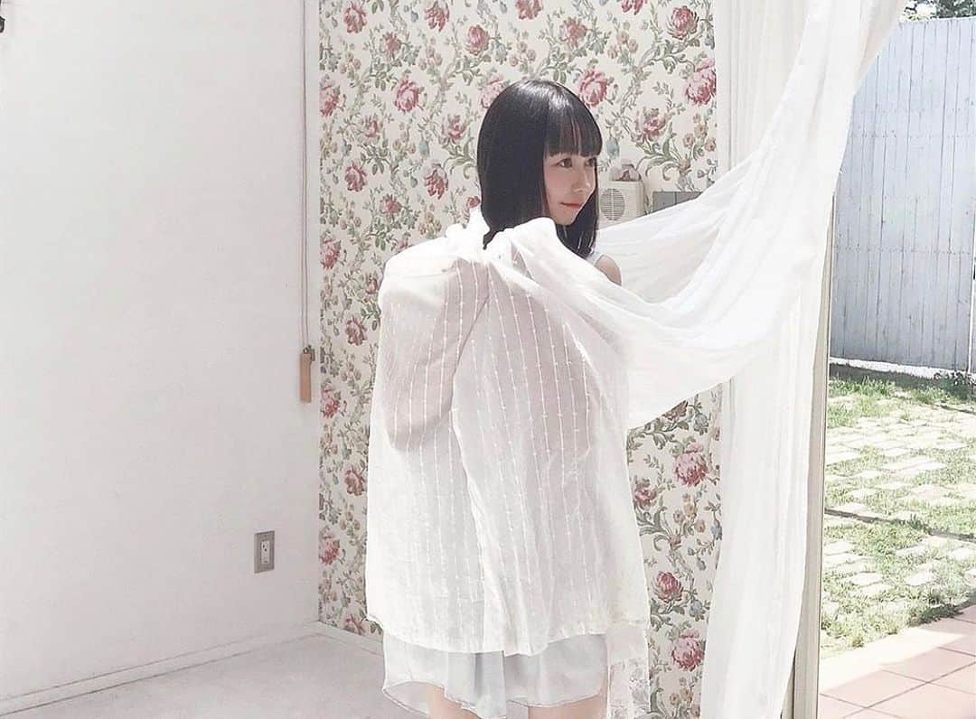 大盛真歩さんのインスタグラム写真 - (大盛真歩Instagram)「🌿‪︎ . . . リアルぐるぐるカーテン(^_^)⊿ . .  #bubka #過去pic #懐かしい #グラビア #オフショット #いいね #ぐるぐるカーテン」10月6日 11時24分 - maho_usagi