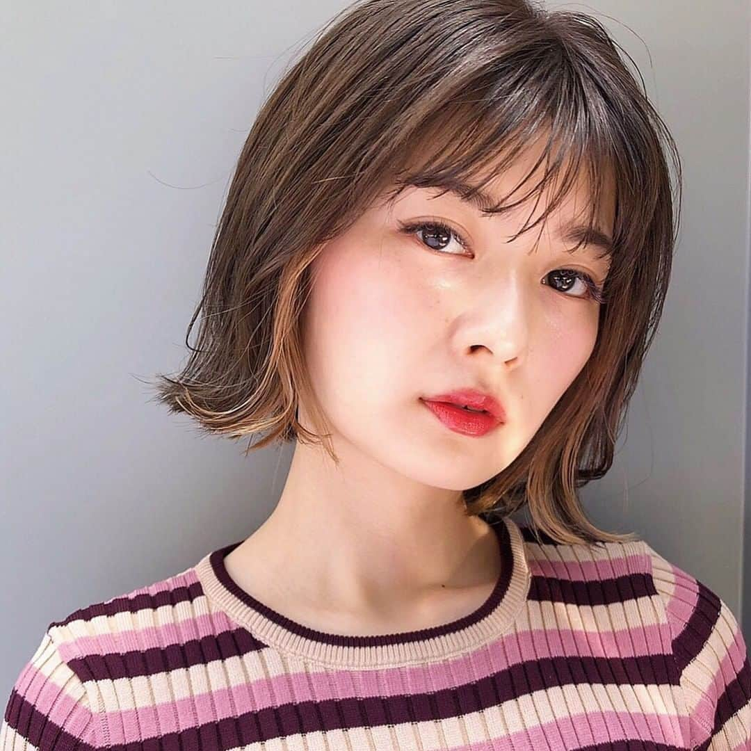 HAIRさんのインスタグラム写真 - (HAIRInstagram)「"先週よく見られたスタイル"第３位！ 毎週日曜日は、先週人気だったスタイルTOP３をお届けします💛 「なりたいワタシ」を叶えてくれるスタイリストは必ずいるっ✨ . ------------------------------------------------ Styling by「平岡 エリ」 @kikkake_eri . 🌼kikkake＠depth🌼. 東京都中央区銀座５-６-１５  ALBION DRESSER ３F ☎03-6228-5991 定休日：火曜日/隔週月曜日 営業時間： 平日13:00〜21:30/土日祝11:30〜20:30 ✂メニュー✂. カット6,480円～/カラー8,460円～ ✂ひとこと✂. お客様ひとりひとりに似合うカウセリングをします。 髪質、骨格に合わせてお洒落な髪型 みつけませんか？ 不安なこともご相談してください 一日、一日をお洒落に楽しい毎日を！ ------------------------------------------------ #インナーカラー #銀座ヘアサロン #銀座美容室 #ボブヘア #ボブ #ボブカット #ショートボブ #ボブヘアー #ヘアスタイル #ヘアカタログ #ヘアカラー #ヘアスタイリング #髪型 #美容室 #髮型屋 #髮型設計 #发型 #短髮 #日系髮型 #女生髮型 #女生短髮 #bob #염색 #헤어 #보브컷 #ทรงผม #haircolor #hairstyle #hair #instagood」10月6日 12時01分 - hair.cm