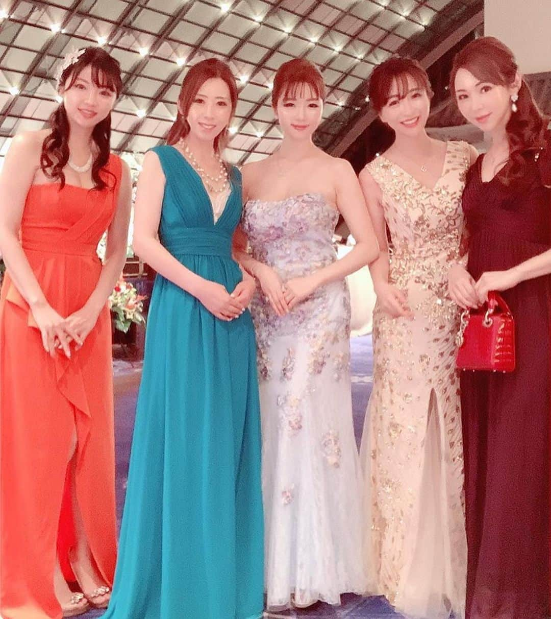 竹内渉さんのインスタグラム写真 - (竹内渉Instagram)「昨夜はデヴィ夫人主催のチャリティーパーティーに出席させていただきました🥰✨ 悠里さんが誘ってくれたので明日香ちゃんとみんなで行ってきたよ😍🙏素晴らしい空間に一緒にいさせていただき感謝です🙇‍♀️✨ ヘアセットはゆきちゃん　@yuki___waka.violet にお願いしたよ😍綺麗にしてくれてありがとう😚💕」10月6日 12時16分 - ayumu_takeuchi