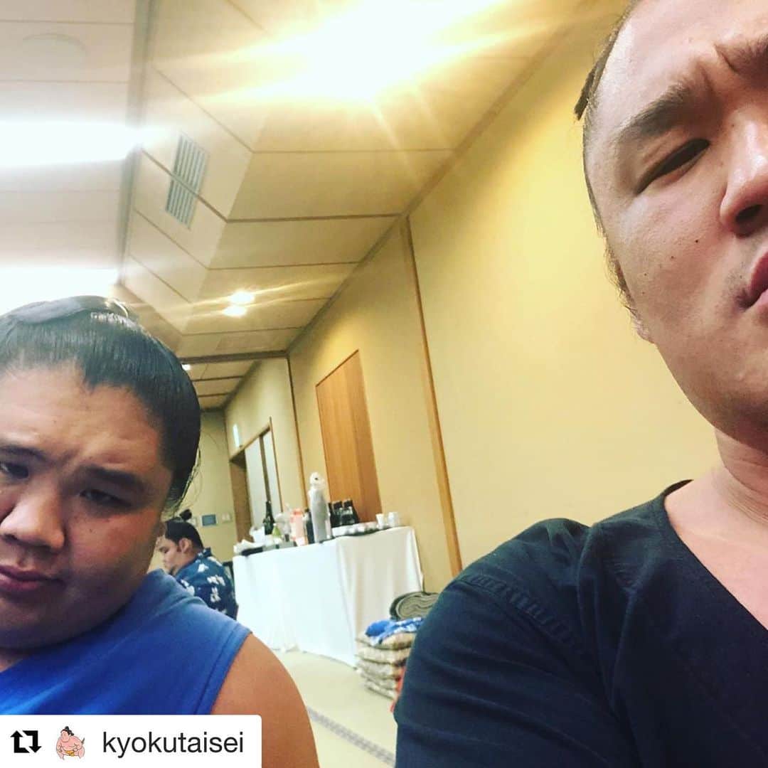 石浦将勝のインスタグラム：「#Repost @kyokutaisei with @get_repost ・・・ まー君と丸😄 酒癖悪くない2人です🍻」