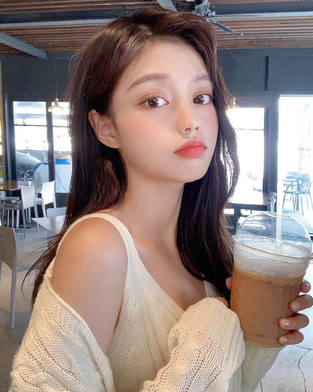 のインスタグラム：「롱가디건 세트로 집앞에서도 예뻐보일수있게✨#chuuseoul」