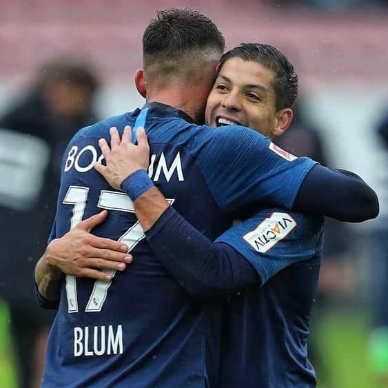 クリスチャン・ガンボアのインスタグラム：「Yes.!!! 3 points!!! 🔵🔵🔵 Jaaa!!! Drei punkten!!! 🙌🏽🙌🏽🙌🏽 #vflbochum #3points」