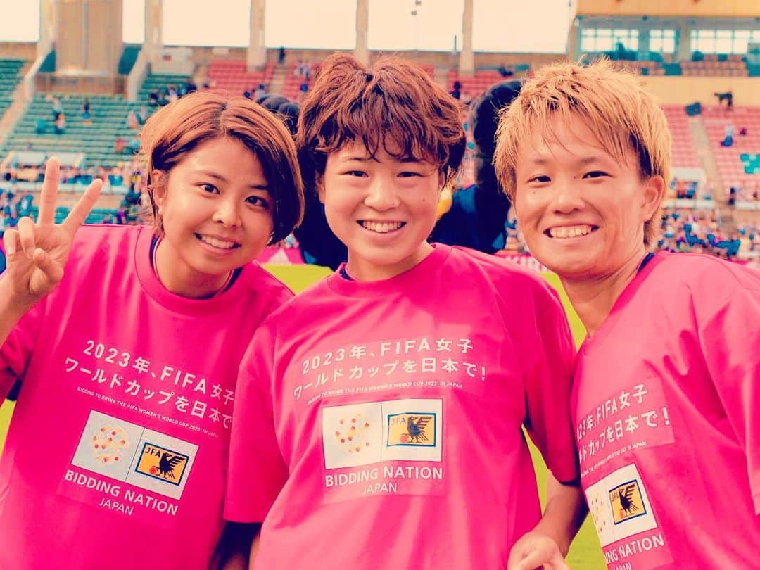 三浦成美さんのインスタグラム写真 - (三浦成美Instagram)「VS🇨🇦 4-0勝利！！ たくさんの応援ありがとうございました！！ そして、ご心配おかけしました。 大丈夫です！ #なでしこジャパン  #2023女子W杯を日本で」10月6日 22時29分 - miura_narumi17