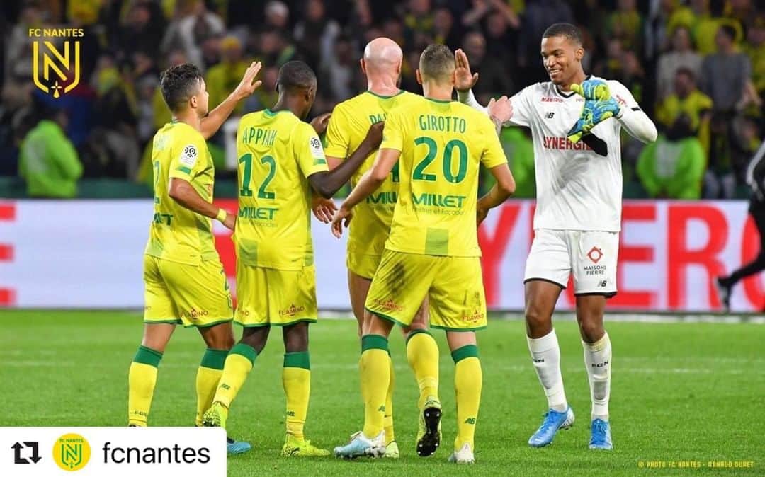 アンドレイ・ジロットのインスタグラム：「#Repost @fcnantes with @make_repost ・・・ Notre coffre-fort est bien gardé ! 🔒 Donnez une note pour notre défense ? 👇🤪 #FCNantes I #AllezFCNantes  On continue comme ça les gars 🔰💪🏼」