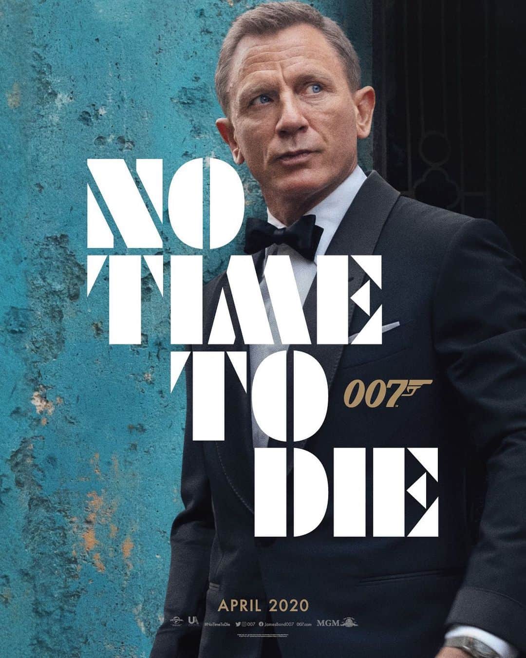 のインスタグラム：「As I land in London to continue my work on @007 , I feel like sharing this first poster for #NOTIMETODIE by the great and talented, my friend @gregwilliamsphotography !!!! So excited to be back!」