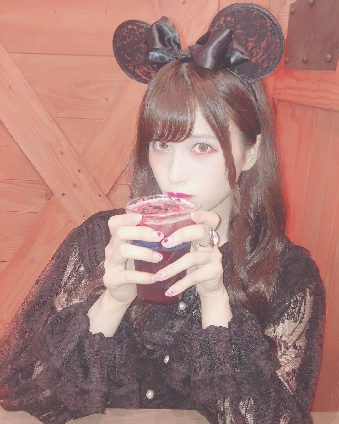 田北香世子さんのインスタグラム写真 - (田北香世子Instagram)「雅に「血飲んでるみたい」って言われた🍷💉」10月6日 23時05分 - kayoko_takita