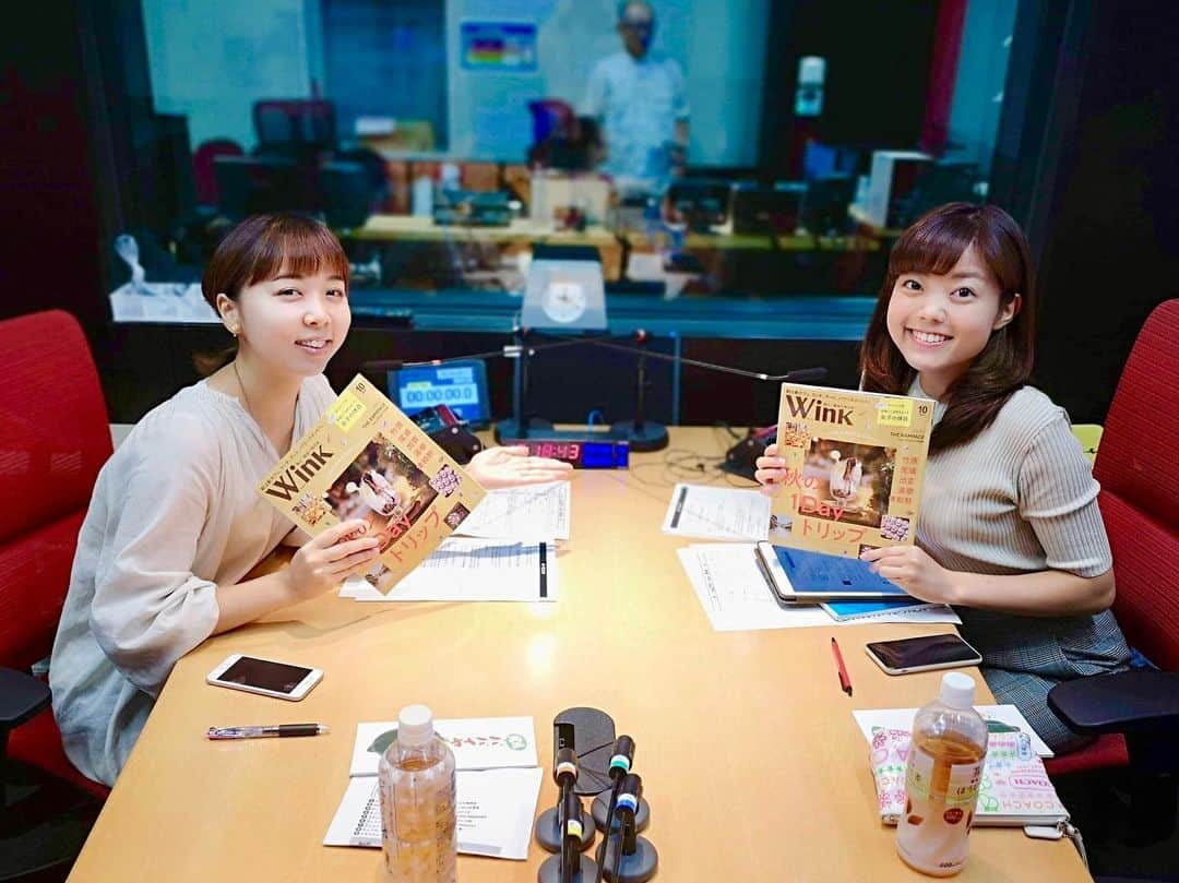 田村友里さんのインスタグラム写真 - (田村友里Instagram)「. 『ショコラジ』第２章が今日からスタート！！ 初めてのメインパーソナリティで2時間半の生放送😂 緊張も多少ありましたが、始まってみたらとにかく楽しくて楽しくて楽しくて、、 あっという間に過ぎていく時間を見ながら「永遠に終わらないでくれ〜！！」と心の中で叫んでいました。 ラジオってほんとに最高だなあ、、、 これから毎週日曜がほんっとに待ち遠しいです🥺✨ . 一番近くでサポートしてくださった田邉さん、スタッフの皆さん、そして、不慣れな私をハラハラしながらも温かく見守ってくださったリスナーの皆さん、本当にありがとうございました！！！ たくさんいただいたメッセージ、メールもFAXもTwitterも全て大切に読ませていただいています。 また来週もよろしくお願いします🔰 . #rcc #rccラジオ #ショコラジ #ショコラジ公式アカウント(@chocoradi ) #インスタフォローしてください！ #放送後に一杯 #最高でした✨」10月6日 23時09分 - yuri_tamura0894