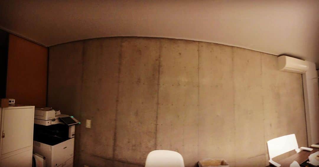 飯沼誠司さんのインスタグラム写真 - (飯沼誠司Instagram)「事務所でこれから追い込み作業 まだまだ長い一日は終わらない^_^ #hardwork #office」10月6日 23時12分 - seiji_iinuma