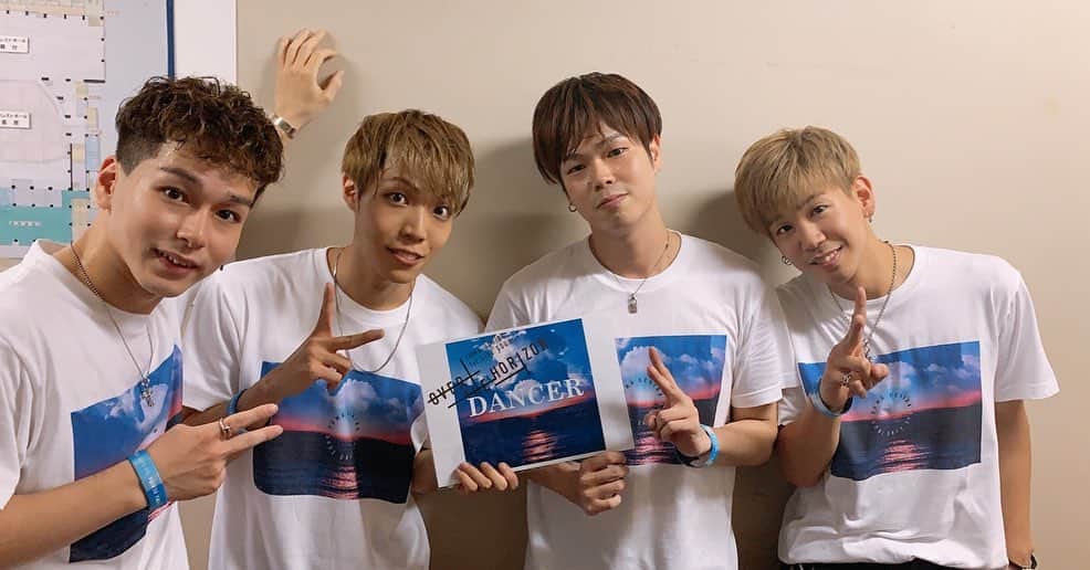 のインスタグラム：「YUMA UCHIDA 1st LIVE TOUR「OVER THE HORIZON」ダンサーとして出演させて頂きました！この記念すべき1st LIVE TOURに携われて本当に幸せです🙏✨ お客さんが終始笑顔で楽しんでいるのが見えて、自分自身も楽しく最高の空間でした✨  初日、愛知名古屋、関わってくださった皆様、裏で沢山サポートして下さったスタッフの皆様有難うございました！  もっとブラッシュアップして良いパフォーマンスが出来るよう頑張ります！🔥 #内田雄馬  #内田雄馬1stLIVE  #YumaUchida #OverTheHorizon #NAGOYA #DANCER」