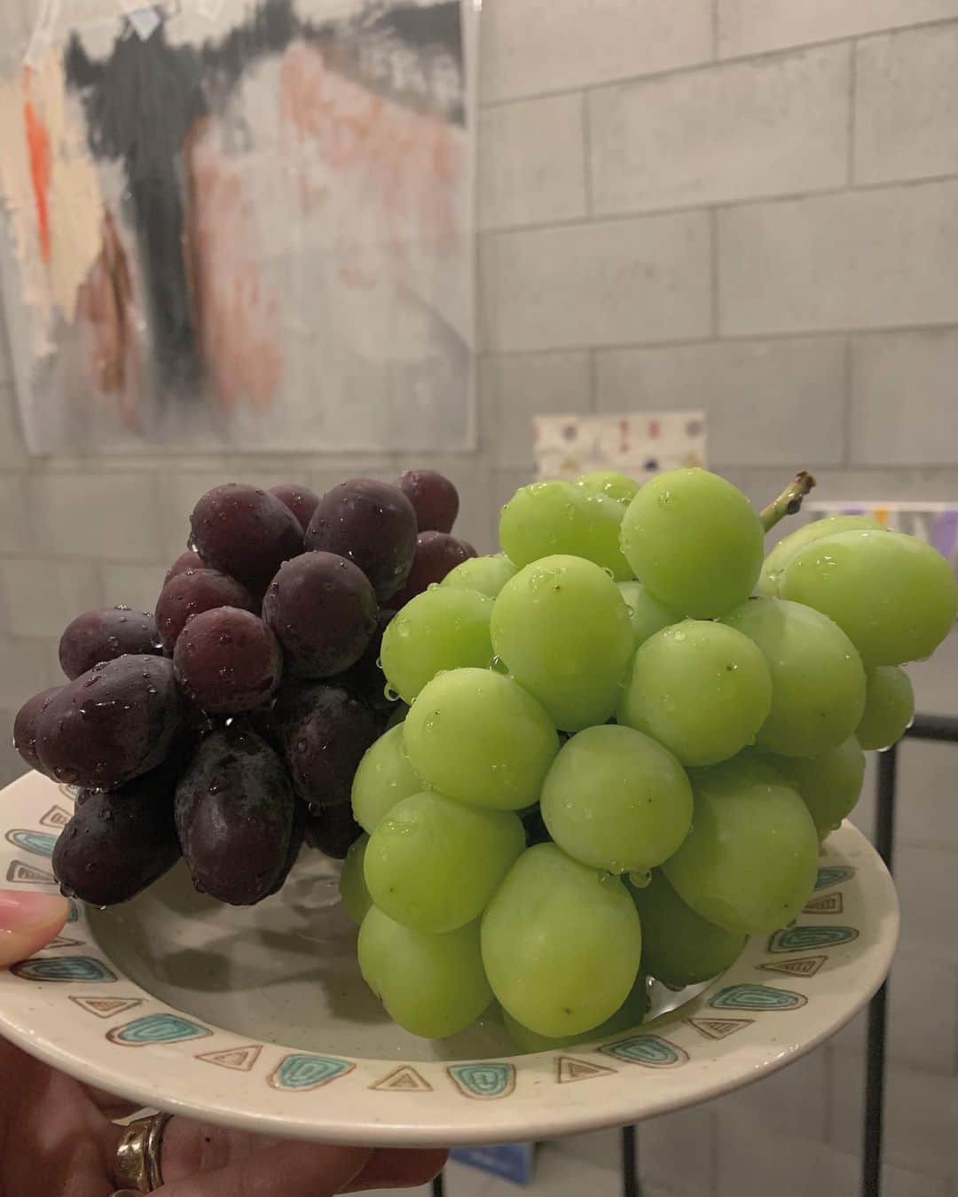 nanako itoのインスタグラム：「この秋はたくさん食べれてるなぁ〜🍇」