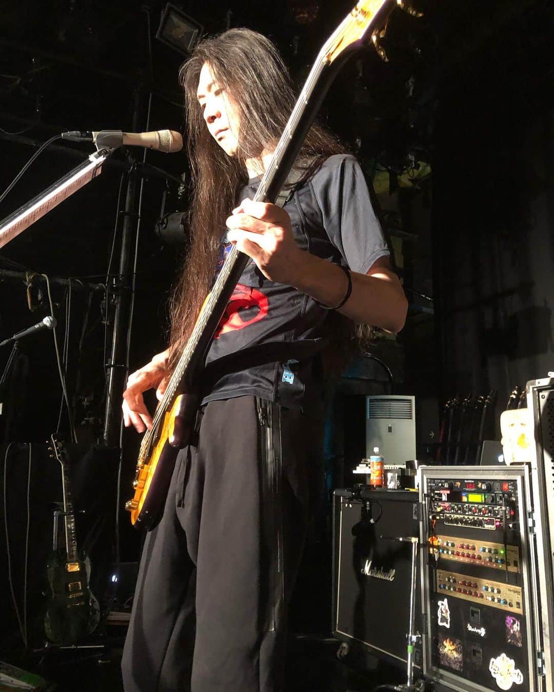 黒猫さんのインスタグラム写真 - (黒猫Instagram)「本日は岐阜公演です‼️✨ 灼熱の魂たちにお会いできることを楽しみたいしていますので、どうぞよろしくお願いいたします🔥🤘 兄上も迸っていますよー😆👍 See you guys later at Gifu CLUB-G‼️😆🤘🔥 #陰陽座 #onmyouza #japanesemetal  #jmetal #heavymetal」10月6日 15時17分 - kuroneko_omz