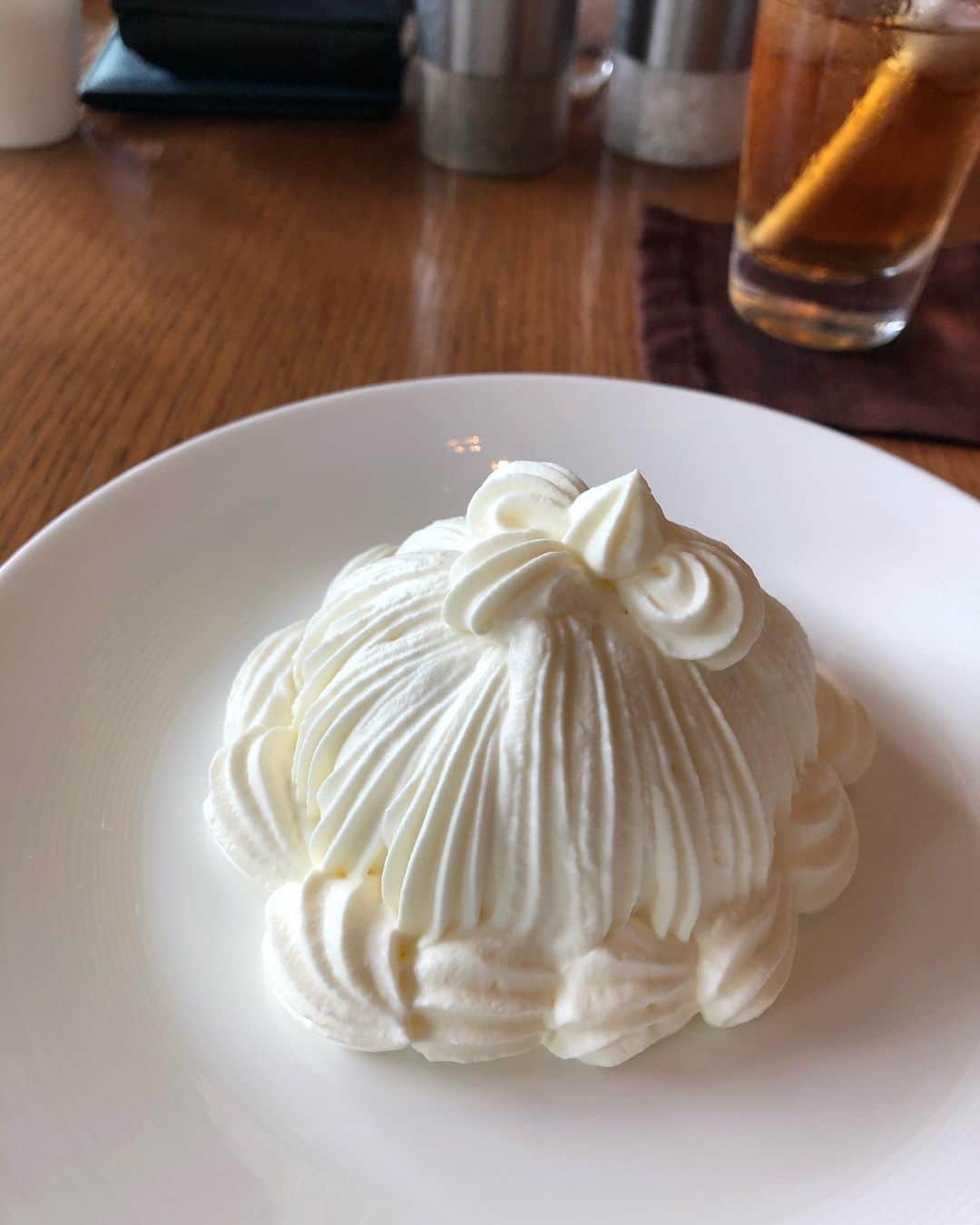 吉原珠央さんのインスタグラム写真 - (吉原珠央Instagram)「マロンシャンテ♫ @palacehoteltokyo に行ったらぜひ♡  #大人の時間 #この時期に食べたくなるもの #ふわふわクリーム」10月6日 15時41分 - tamaoyoshihara