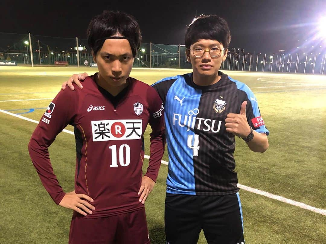 小山英機さんのインスタグラム写真 - (小山英機Instagram)「. 昨日は、大阪よしもとサッカー部の活動でした⚽️ ゲストで銀シャリ橋本さんとミキ亜生が来てました！ . #亜生と2年ぶりにボール蹴ってエモかった #一緒に大久保嘉人さんのユニフォーム着ました」10月6日 15時45分 - monkoya13