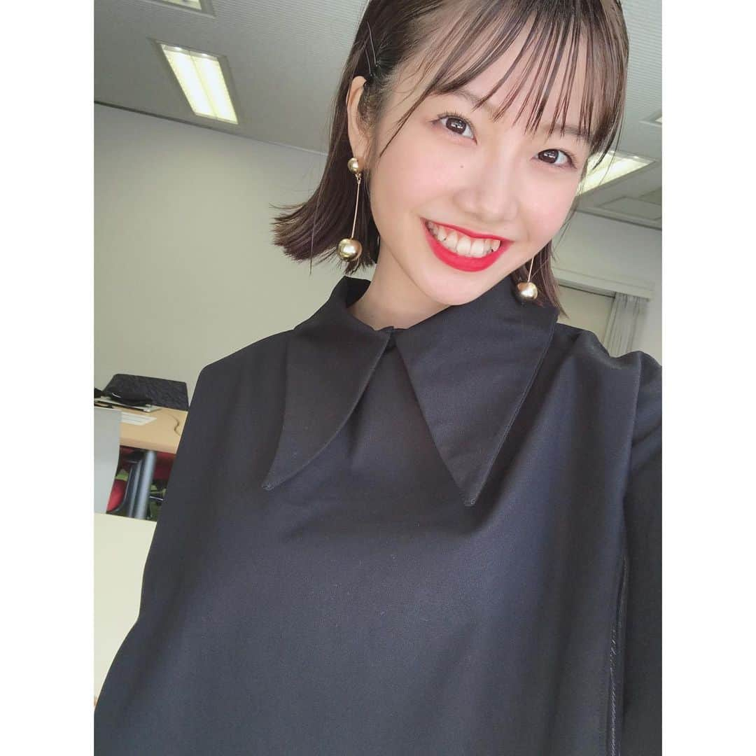 MOMOKAさんのインスタグラム写真 - (MOMOKAInstagram)「・ 大阪成蹊大学学祭！ 楽しいかったあ！8曲も歌わせてもらいました😂外のステージ気持ちよかったなー！！ ちょうど同世代の生徒さん達がスタッフとして頑張ってて、刺激になったよ😭嬉しいな！ またどこかでお会いできますように😋  このあと19時からはタワーレコード梅田NU茶屋町でリリイベ！ がんばりますす！」10月6日 16時05分 - momoka_jewel