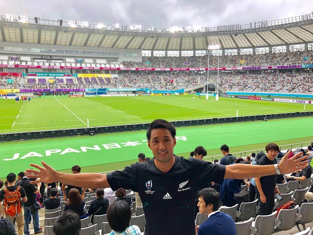 内山靖崇さんのインスタグラム写真 - (内山靖崇Instagram)「東京スタジアムで行われたラグビーワールドカップのニュージーランド対ナミビアを観に行きました！！🏉 オールブラックスの生ハカかっこよかった🥺 世界最高峰のプレー凄かったです！😳 #rugbyworldcup2019  #allblacks  #haka  #tokyostadium #adidas」10月6日 16時18分 - yasutaka0805