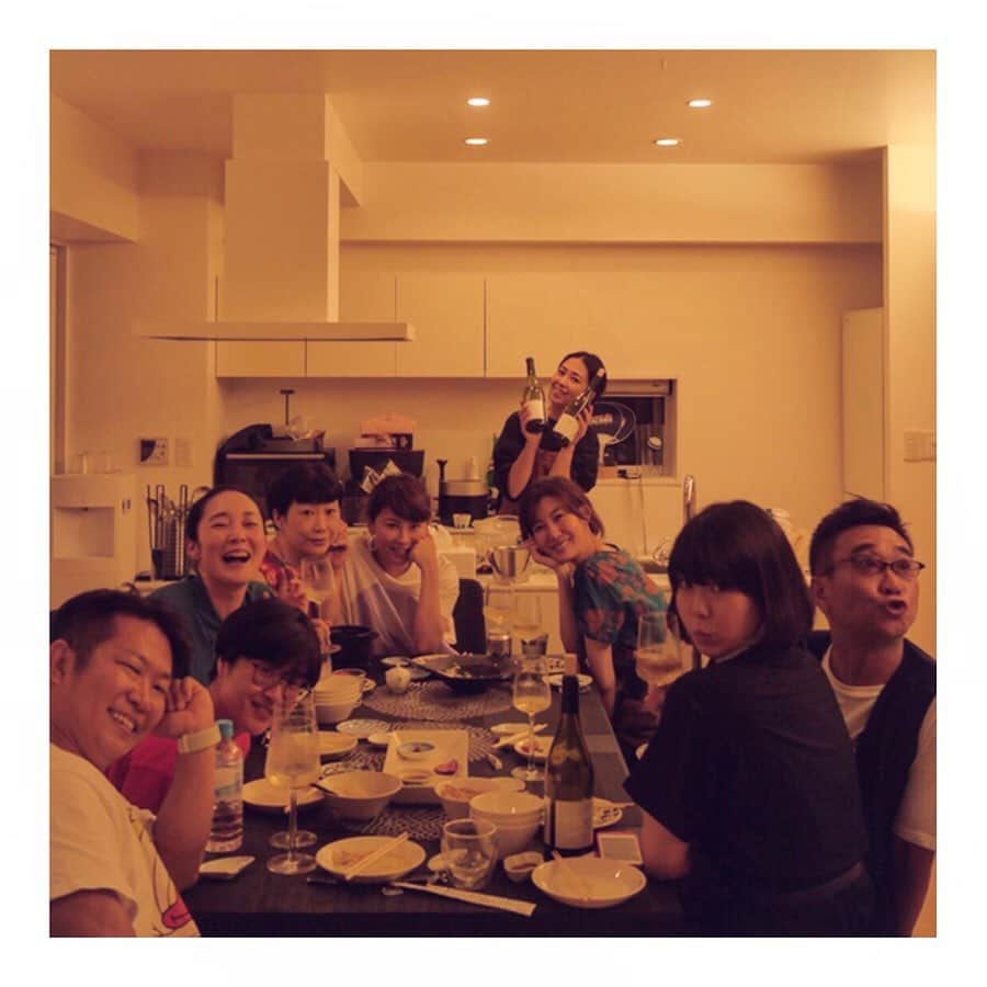 石橋穂乃香さんのインスタグラム写真 - (石橋穂乃香Instagram)「素敵な先輩達と妹達はみんな秋生まれなのさ🍂  今年最初で最後の花火をみんなで見て、みんなでご馳走を食べて、みんなで踊り倒した秋の夜。 感謝💓☺️🙏💓 #花火 #誕生日 #舞踏会」10月6日 16時34分 - honoohno