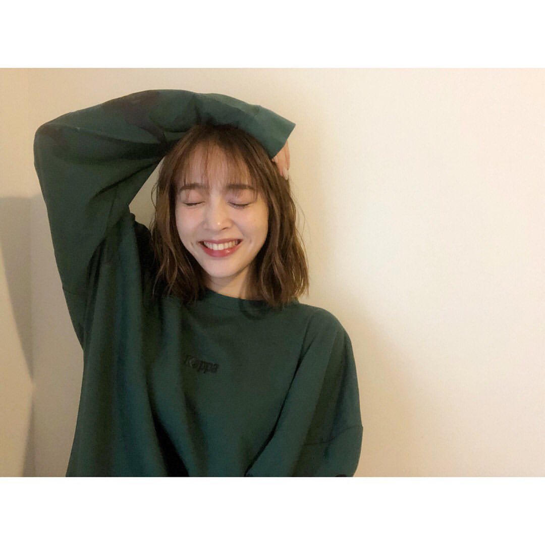 のインスタグラム：「来たよ、秋が。最高です。🍁 あした、お知らせあります🙋‍♀️🙋‍♀️」