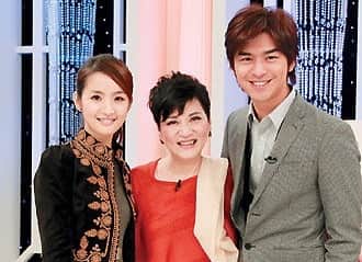 リン・イーチェン（Ariel Lin/アリエル・リン）のインスタグラム：「頒奬典禮結束了，接力還是可以繼續～我們愛您，小燕姐，我們也會繼續接力，發揚您傳承的敬業精神與從業熱情，謝謝您，一直以來的長江前浪接後浪🌊🌊🌊 #一人一張小燕姐 #終生成就獎」