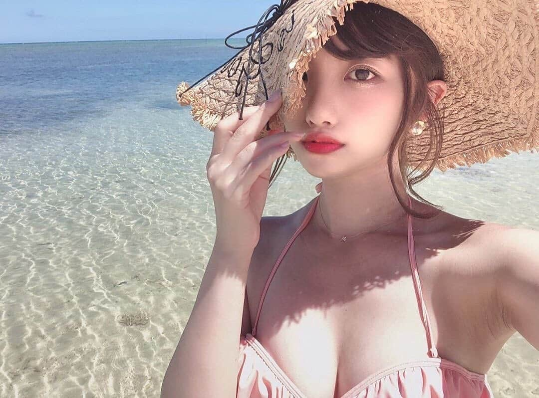 美女美容事情さんのインスタグラム写真 - (美女美容事情Instagram)「⠀ 《キラキラ海°･🐠》⠀ *⠀ リポストを使って、素敵な写真📷✨を投稿されてる方を紹介させて頂く⠀⠀⠀⠀ 【💄美女美容事情💅】のコーナーです✨⠀ *⠀⠀⠀⠀⠀⠀⠀ いいねやコメント、フォローして応援してね❤︎🥰🎶⁣⠀ *⠀⠀⠀⠀⠀⠀⠀ 今回ご紹介させて頂きますのは❤︎⠀ 橘あやかさん< @ayaka_tiara0214 >の素敵なお写真📸⠀ *⠀ 夏休みの思い出の1枚📸キュートで美肌なあやかさん💕海が透き通ってとても綺麗でお魚🐠もよく見えたそうです🥰⠀ ビーチコーデも小物使いが素敵で参考になります❤️⠀ *⠀⠀ 橘あやかさんのアカウントには他にも素晴らしい投稿が沢山ありますので是非覗いてみてくださいね💁‍♀️💙⠀ *⠀⠀ 橘あやかさん< @ayaka_tiara0214 >⠀ 素敵な投稿ありがとうございました☺️📸✨⠀⠀⠀⠀⠀⠀⠀⠀ △▼△▼△▼△▼△▼△▼△▼△▼△▼⠀⠀⠀⠀⠀⠀⠀⠀⠀⠀⠀⠀⠀⠀⠀⠀⠀⠀⠀⠀⠀⠀⠀⠀⠀⠀⠀⠀⠀⠀⠀⠀⠀ ❤🧡💛「美女美容事情」💚💙💜⠀⠀⠀⠀⠀⠀⠀⠀⠀⠀⠀⠀⠀⠀⠀ 👇掲載ご希望の方は👇⠀⠀⠀⠀⠀⠀⠀⠀⠀⠀⠀⠀⠀⠀⠀⠀ @b_b_j.jタグ付けと🖤 # ビジョビ⠀🖤⠀⠀⠀⠀⠀⠀⠀⠀⠀⠀⠀⠀⠀⠀⠀ をタグ付けお願いします✨⠀⠀⠀⠀⠀⠀⠀⠀⠀⠀⠀⠀⠀⠀⠀⠀ ――――――――――――――――⠀⠀⠀⠀⠀⠀⠀⠀⠀⠀⠀⠀⠀⠀⠀⠀⠀⠀⠀⠀⠀⠀⠀ ～姉妹アカウントのご紹介～⠀⠀⠀⠀⠀⠀⠀⠀⠀⠀⠀⠀⠀⠀⠀⠀⠀⠀⠀⠀⠀⠀⠀⠀⠀⠀⠀ ◇美容情報を紹介している«美女美容事情～Beauty～»⠀⠀⠀⠀⠀⠀⠀⠀⠀⠀⠀⠀⠀⠀⠀⠀⠀⠀⠀⠀⠀⠀⠀⠀⠀⠀ ( @b_b_j.j_b )⠀⠀⠀⠀⠀⠀⠀⠀⠀⠀⠀⠀⠀⠀⠀⠀⠀⠀⠀⠀⠀⠀⠀⠀⠀⠀⠀ ◇美しい旅スポット紹介をしている«美 spot»⠀⠀⠀⠀⠀⠀⠀⠀⠀⠀⠀⠀⠀⠀⠀⠀⠀⠀⠀⠀⠀⠀⠀⠀⠀ ( @b__spo )⠀⠀ ⠀ よかったらこちらも覗いてみてね✨⠀ ――――――――――――――――⠀⠀⠀ #沖縄 #okinawa⠀#水着 ⠀⠀ #ビキニ #bikini ⠀⠀ #カメラ女子  #国内旅行⠀ #オシャレ #旅行 ⠀⠀⠀ #那覇  #bikini ⠀⠀⠀ #スタイル抜群 #カメラ女子⠀⠀⠀ #女子力アップ ⠀#旅行好き女子 ⠀ #旅行好き #旅行コーデ⠀⠀⠀⠀⠀⠀⠀ #美尻 #ビーチコーデ⠀ #夏の思い出 #美意識向上を図る⠀⠀⠀ #trip #くびれ ⠀⠀⠀ #美肌 #大人女子  #美意識 #美意識向上 ⠀⠀ #smile #swimwear⠀⠀」10月6日 17時39分 - b_b_j.j