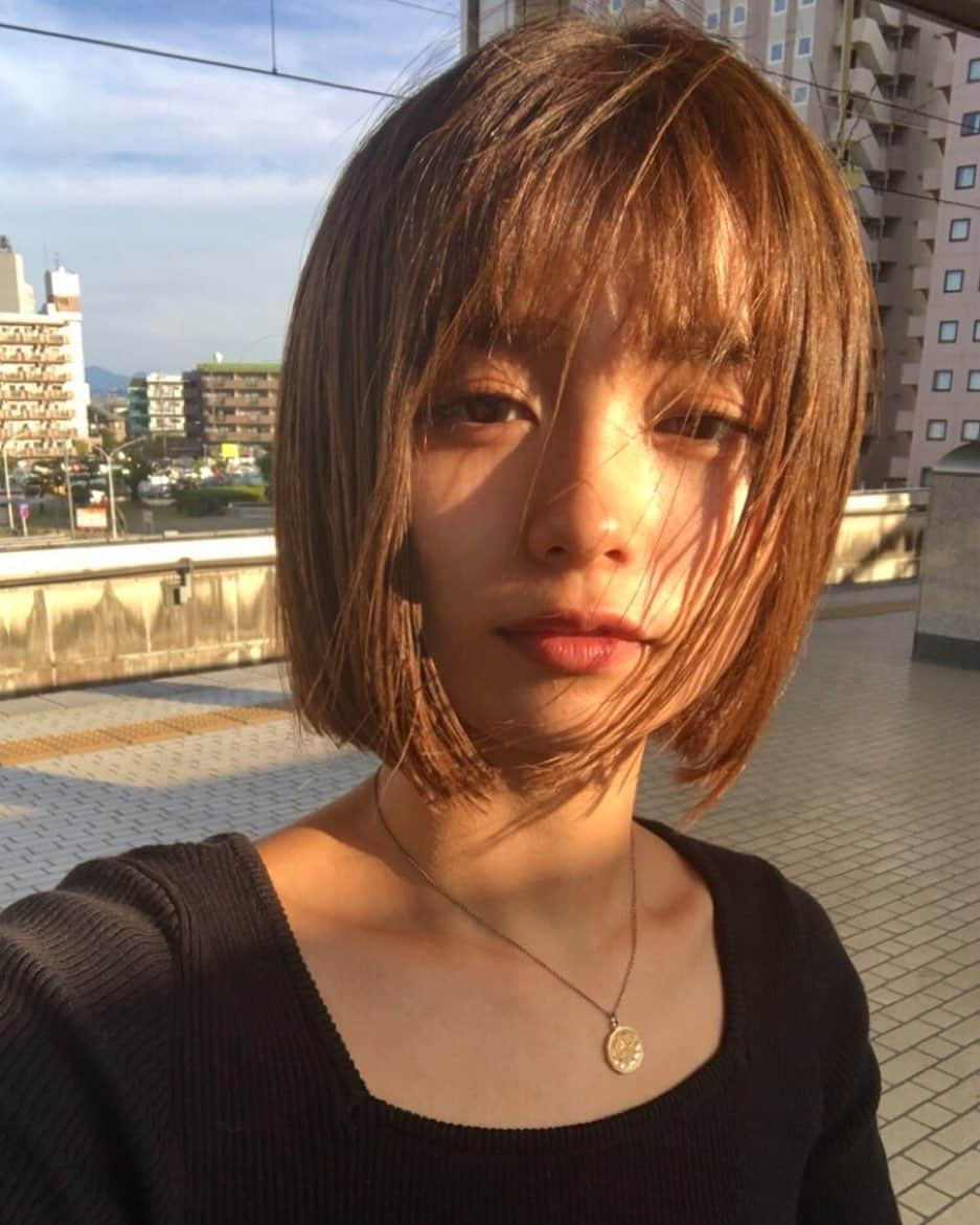 足立佳奈さんのインスタグラム写真 - (足立佳奈Instagram)「夕日をあびて風を感じて。 大好きな人達に囲まれて幸せな日。 #振り返りたくない過去とかあっても #過去があってみんながいて今があるんだって」10月6日 17時48分 - kana1014lm