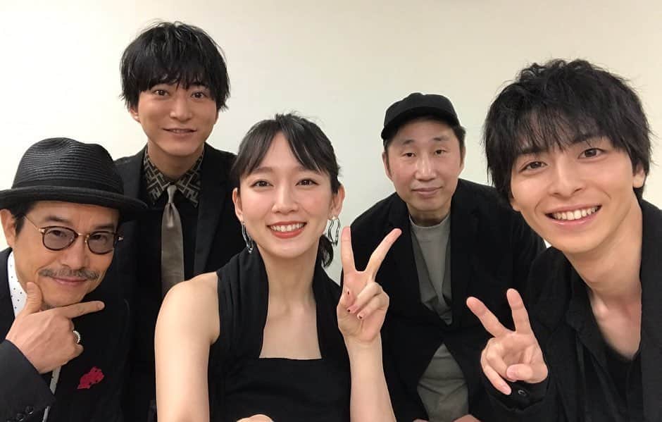 吉岡里帆（マネージャー）さんのインスタグラム写真 - (吉岡里帆（マネージャー）Instagram)「🌹 #りほレポ 9/20 映画「見えない目撃者」初日舞台挨拶🌈 . 公式（ @mmokugekisha ）からお写真お借りしました🙏 まだまだ大ヒット上映中！！です！💫 . Accessories : @lemme_tokyo . #見えない目撃者 #いつかの吉岡さん」10月6日 18時12分 - rihoyoshioka_mg