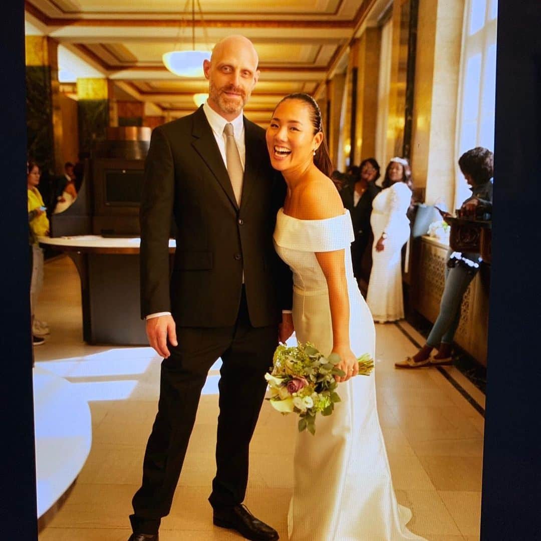 小椚ちはるのインスタグラム：「私の大好きな大好きな2人。 もはや家族。笑 結婚おめでとう❤️❤️❤️ Congratulations Nick and Aki ‼︎‼︎‼︎👰💍🤵💓 I’m very very happy for you!! wishing you lots of love and happiness...❤️」