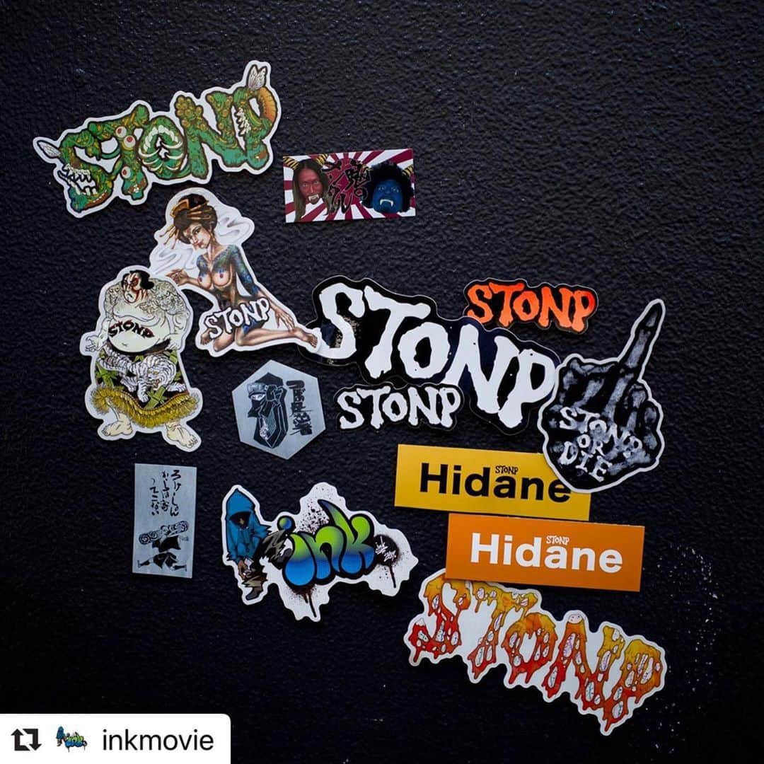 國母和宏さんのインスタグラム写真 - (國母和宏Instagram)「@stonpordie と @inkmovie の試写会物販の中に......⁉️‼️‼️‼️‼️‼️ 是非、気持ちの弱い人は板に貼るなり携帯に貼るなり、この機会にgetしてください👹 #Repost @inkmovie ・・・ 試写会会場のみでget出来るアイテム沢山ありますよ、movie観てアイテムゲットしてイベント終わってからもサポートお願いします🙏 📷: @atwosee  1,sticker 2,DVD 3,ink T 4,STONP hidane T 5,ink×CAPiTA T 6,STONP ライター,WAX  7, イクミ  今日は大阪 @isollies で待ってます！」10月6日 18時22分 - kazukokubo