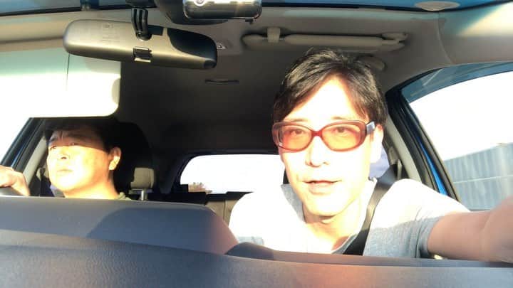 のインスタグラム：「CAR KARAOKE 今そこにある未来　ホフディラン #KARAOKE #carpoolkaraoke」