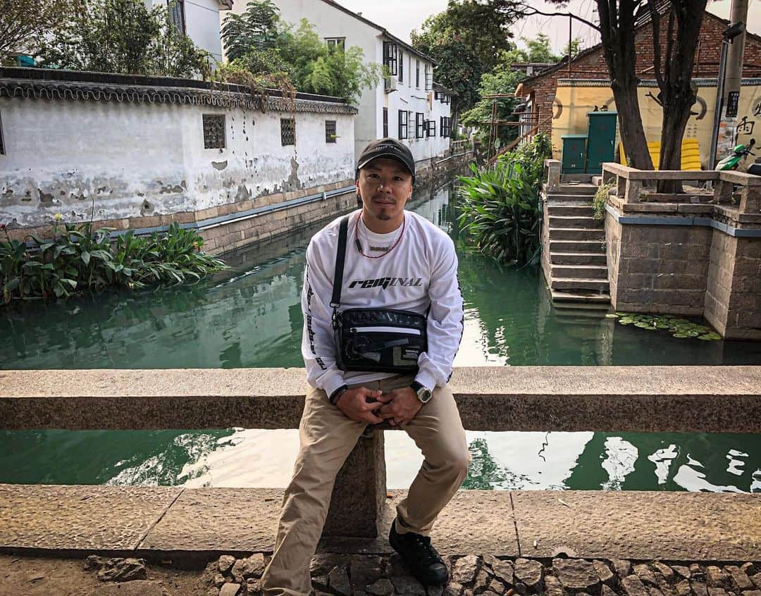 野中泰輔さんのインスタグラム写真 - (野中泰輔Instagram)「Day off in Suzhou 🇨🇳 Good walk around 🚶🏽‍♂️ #bboytaisuke #redbull #g_shock #freegun #makavelic #ozracing #puma #reiginal #thefloorriorz #ftheb #newerajapan」10月6日 18時45分 - bboy_taisuke