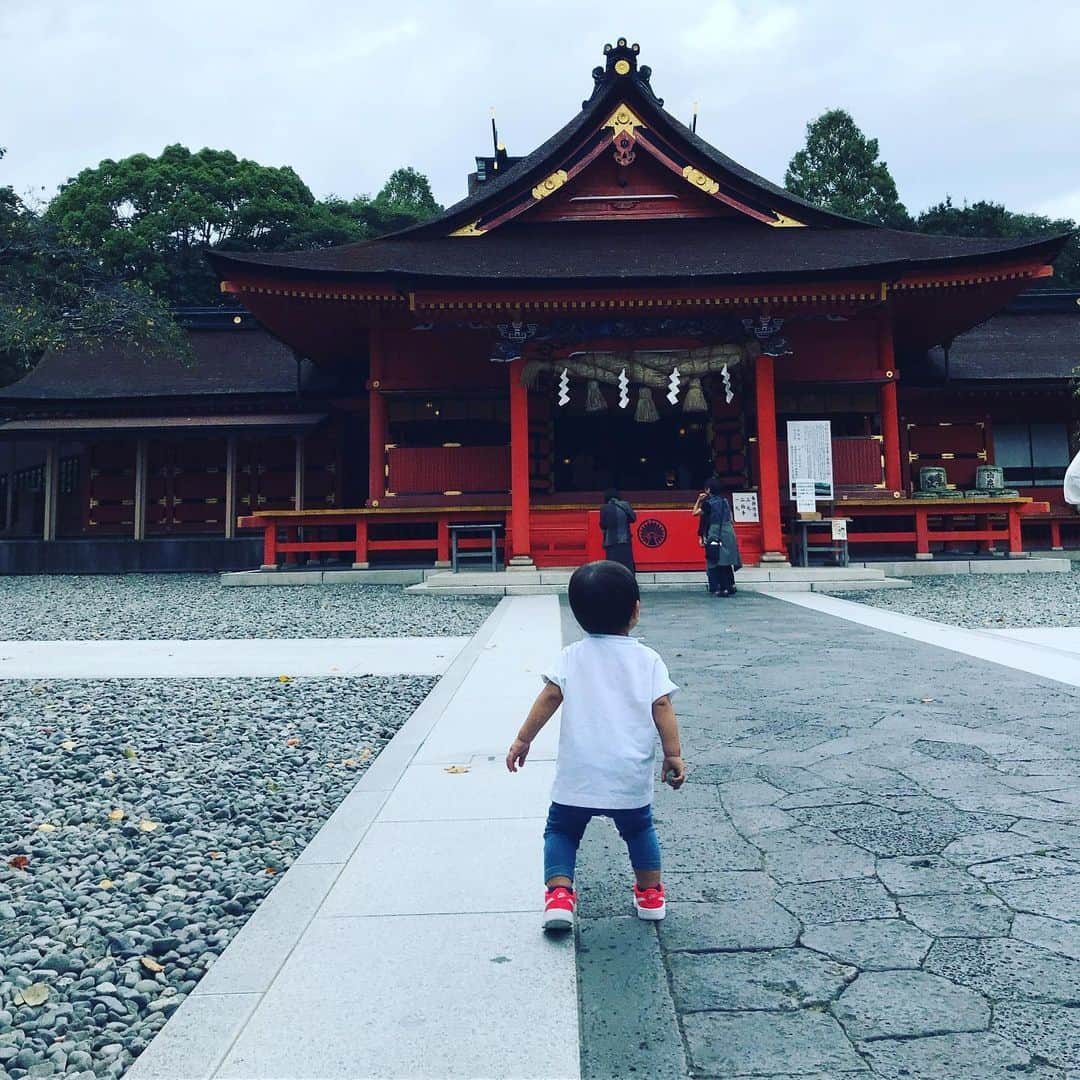 長崎峻侑さんのインスタグラム写真 - (長崎峻侑Instagram)「今日は富士山周辺の神社や滝へ😄☀️ 家族に大自然のプレゼント✨ #富士山 #パワースポット #充電完了」10月6日 18時38分 - shunsukenagasaki