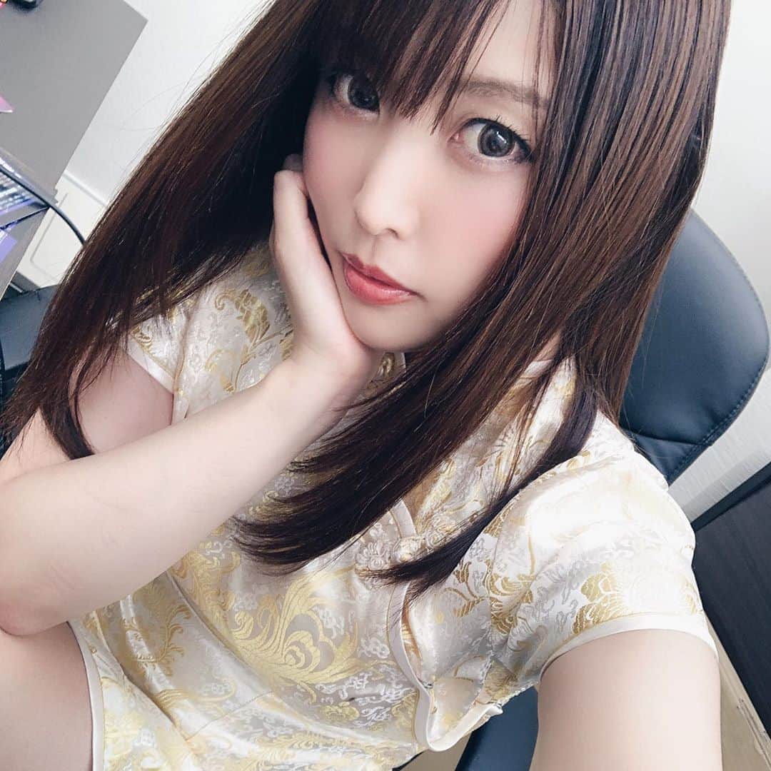 新村あかりのインスタグラム：「初の仙台でのリリースイベントほんとに楽しかったです！！！ また絶対行くからね💓  MILKさん、パラダイスBOX仙台店さんありがとうございました✨」