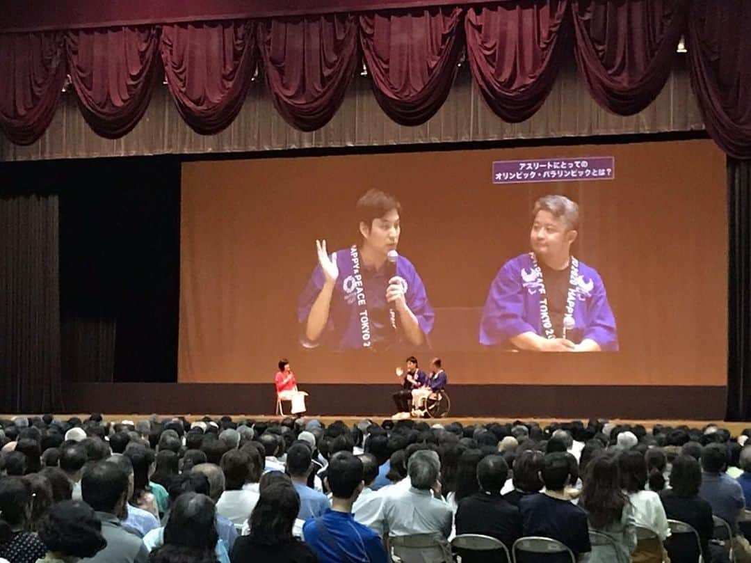 立石諒さんのインスタグラム写真 - (立石諒Instagram)「今日は横浜市・都市ボランティア キックオフイベントにゲストで出演させていただきました！ 2013年にもイベントでご一緒させていただいたパラリンピアンの花岡伸和さんと6年ぶりの再会！ 相変わらずめちゃくちゃ明るくて面白かったです！ おかげで楽しくトークショーを終えることが出来ました。 ボランティアの皆さんに負けないぐらい僕も東京2020を盛り上げられるように頑張ります！ #横浜市 #都市ボランティア #東京2020」10月6日 19時03分 - ryo.tateishi