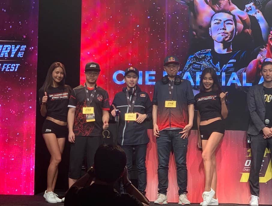 gachikunのインスタグラム：「.﻿ ﻿ ONE Street Fighter Tokyo Challenge 3on3 チームボンちゃん優勝しました！やったー！ボンさん、Qiuqiuありがとうございました！﻿ ﻿ ONE Street Fighter Tokyo Challenge 3on3 Team Bonchan won!  Yay!﻿ Thank you Bonchan and Qiuqiu!﻿ ﻿ #oneesportsgg#streetfighter#SFV#SF5」