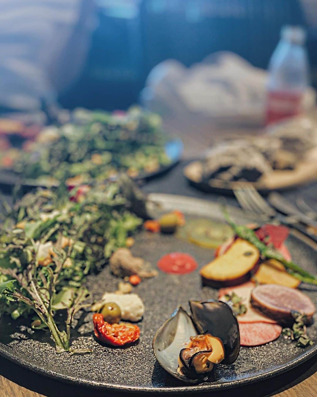 李 雨瀟さんのインスタグラム写真 - (李 雨瀟Instagram)「るりとランチ♡ 初めてのオーストラリア料理。 恵比寿ガーデンプレイス39Fにある「south」へ。 彩り豊かだし、大好きなラムもあったし、最後のチョコデザートがツボすぎてまたお茶でも行きたいな♡ . . 誘ってくれてありがとう💕 . #チームメラニン  #ランチ #ガーデンプレイス  #恵比寿 #サウス #恵比寿グルメ #恵比寿ランチ #東京ランチ #東京グルメ」10月6日 19時12分 - yuisho_ri