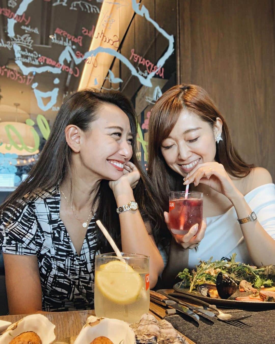 李 雨瀟さんのインスタグラム写真 - (李 雨瀟Instagram)「るりとランチ♡ 初めてのオーストラリア料理。 恵比寿ガーデンプレイス39Fにある「south」へ。 彩り豊かだし、大好きなラムもあったし、最後のチョコデザートがツボすぎてまたお茶でも行きたいな♡ . . 誘ってくれてありがとう💕 . #チームメラニン  #ランチ #ガーデンプレイス  #恵比寿 #サウス #恵比寿グルメ #恵比寿ランチ #東京ランチ #東京グルメ」10月6日 19時12分 - yuisho_ri