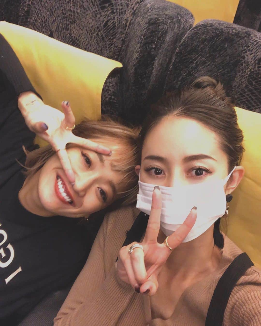 muramiさんのインスタグラム写真 - (muramiInstagram)「👰 ・ Aina Happy Wedding💒﻿ 本当におめでとう👏✨✨﻿ すっごく綺麗だったよ💓﻿ 末永くお幸せにね😌💕﻿ ﻿ ﻿ オケージョンコーデについてよくご質問いただくので、写真載せておきます🙋‍♀️﻿ この日は @mieli_invariant のドレスで、﻿ 帰りは長袖ニットとライダースで丁度いいくらい！  山形は結構寒かったぁ。﻿ ﻿ ﻿ #山形遠征#無事終了#江戸に帰りました#結婚式っていいよね#感動#幸せ#💓﻿ #結婚式コーデ#オケージョンコーデ#オケージョンドレス﻿#山形#天童市#結婚式」10月6日 19時43分 - murami_716