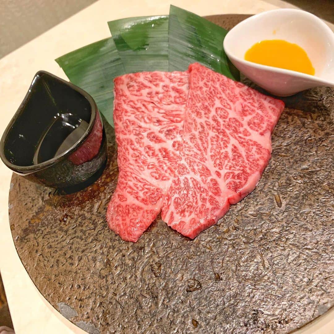 楠みゆうさんのインスタグラム写真 - (楠みゆうInstagram)「やきにく〜🥰 ﻿ ﻿ ﻿ ﻿#焼肉 #牛の達人 ﻿ ⚠︎男性からのコメント.dmいらないです﻿ 送ってきた人ブロックします」10月6日 19時51分 - miyuu_yuzuriha