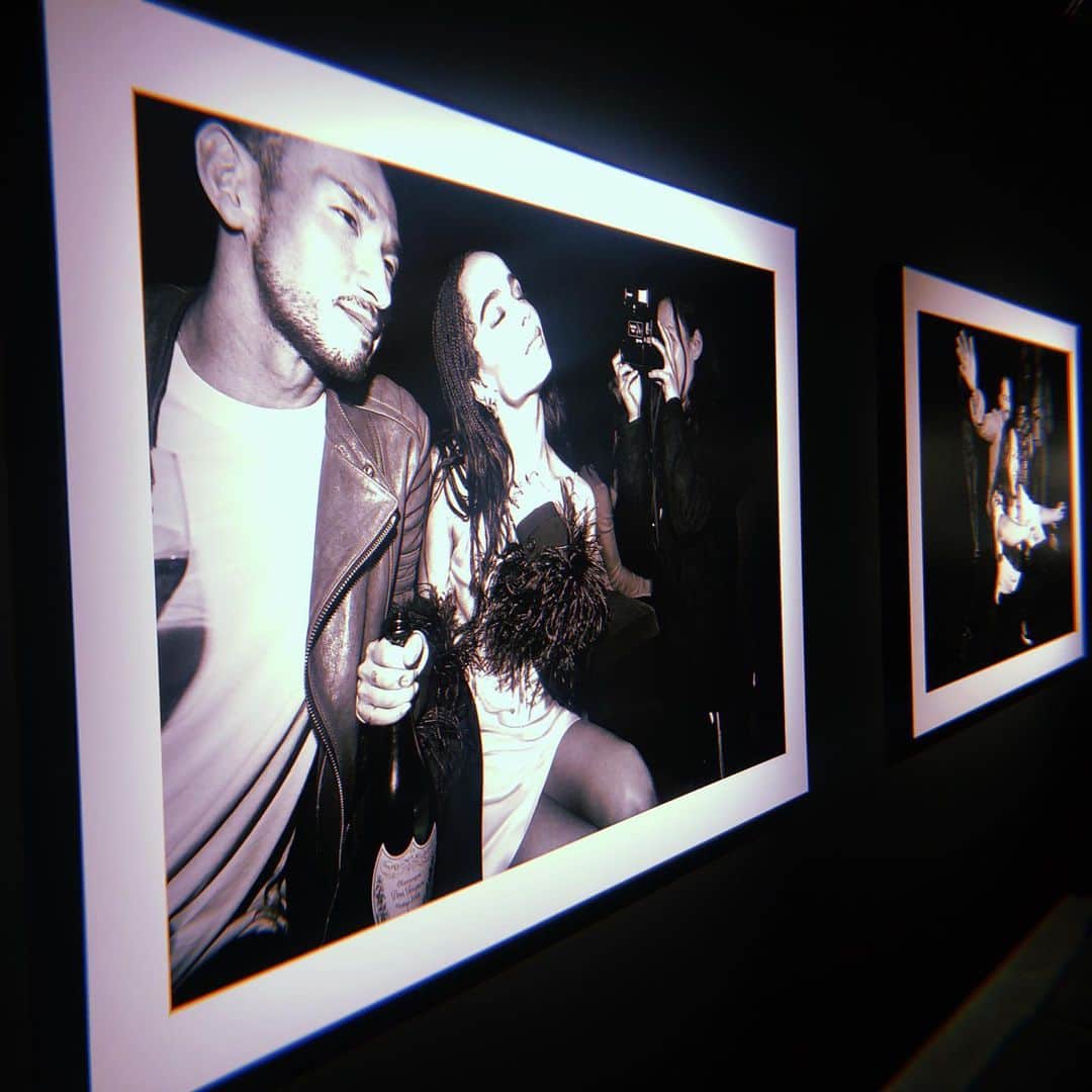 熊江琉唯さんのインスタグラム写真 - (熊江琉唯Instagram)「写真展「ASSEMBLAGE : A LENNY KRAVITZ PHOTO EXHIBITION Inspired by Dom Pérignon」  オープニングレセプションパーティーにご招待いただきました🥂✨ ．  世界的大スターの #lennykravitz が監修したドンペリを楽しみながら、ご本人が撮影した写真を鑑賞…とても素敵な時間でした😌💕 ．  10月9日まで原宿駅近くのJINGで見れます🖼 ． #domperignon #photography #assemblage #party #tokyo #harajuku #レニークラヴィッツ #ドンペリニヨン #ドンペリ #東京 #原宿 #写真展 #」10月6日 20時03分 - ruikumae