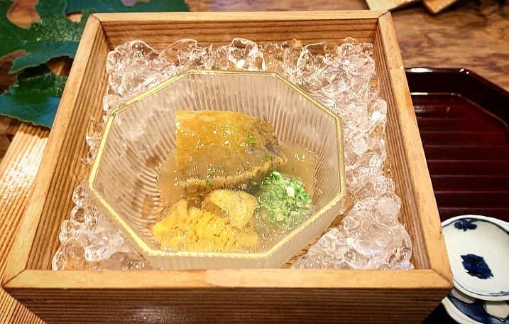 亀田興毅さんのインスタグラム写真 - (亀田興毅Instagram)「食べログ全ジャンルで王者として君臨し続けた名店「松川」。お世話になっている方に連れて行ってもらい辿り着くことが出来たが、いつの日か自らの力で行けるように圧倒的な力を手に入れようと熱き心のエンジンに点火した…。 食べログ4.80 かめログ(採点するのがおこがましい…) #松川  #食べログ #かめログ #亀田興毅 #仕上がってる #いききってる」10月6日 20時00分 - kokikameda